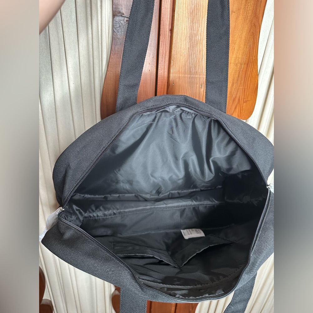 NWT VS Bling Duffle Bag - Picture 4 of 4